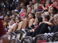 Vissza a csarnokba! Vissza a csarnokba!